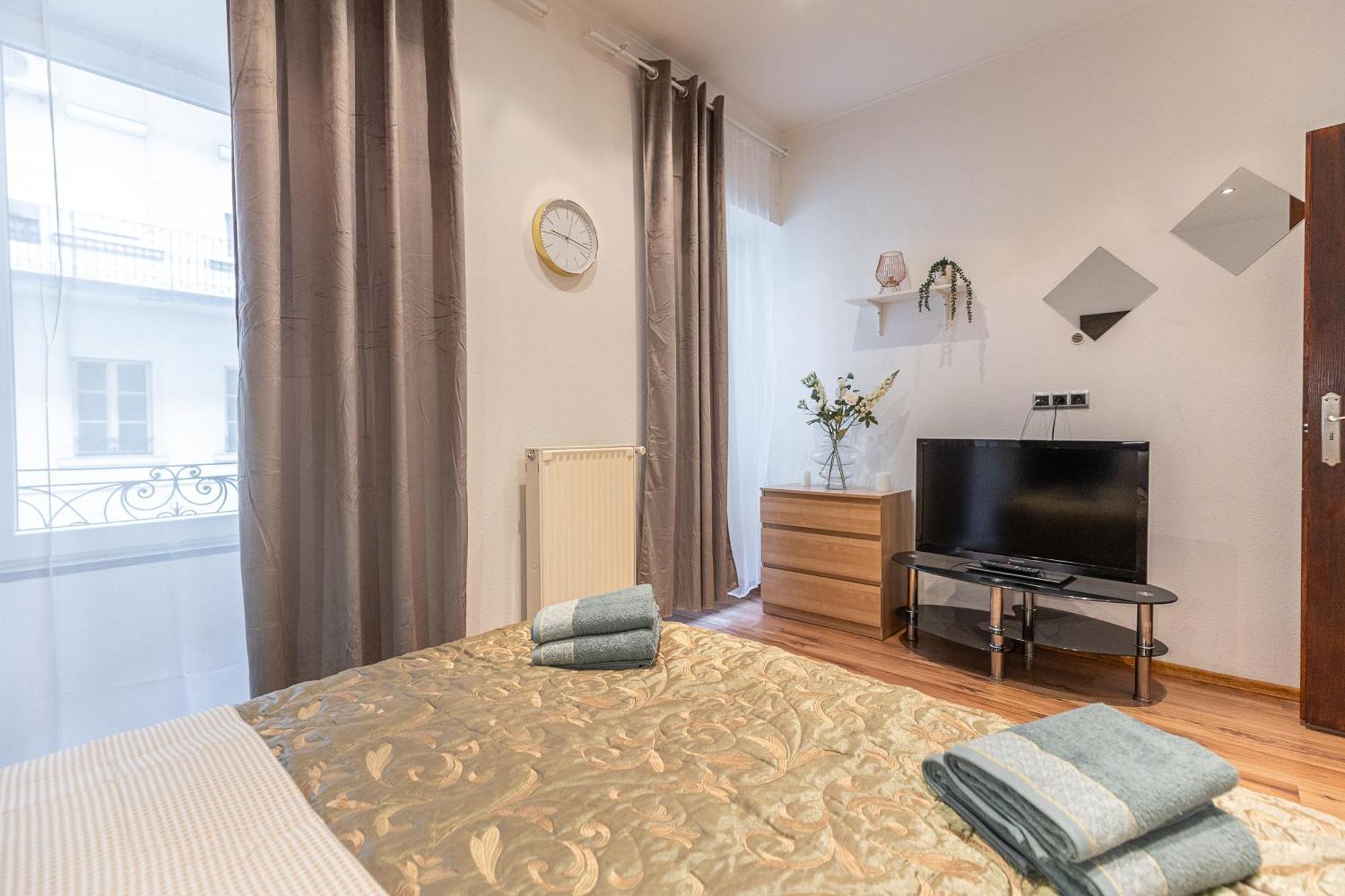 City Vibes Apartment - 3 Bdrms Βουδαπέστη Εξωτερικό φωτογραφία